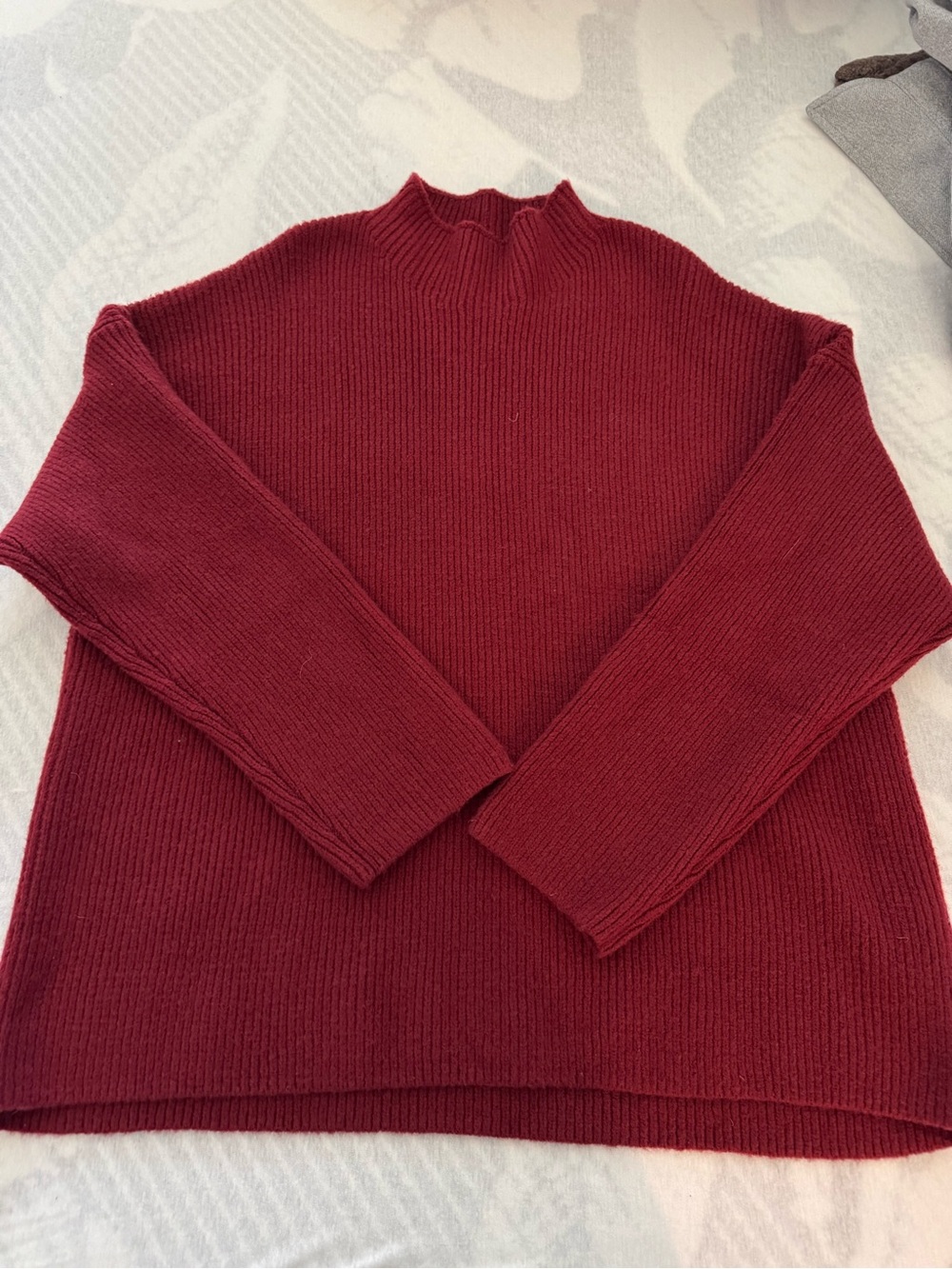 Abercrombie & Fitch Sweater
